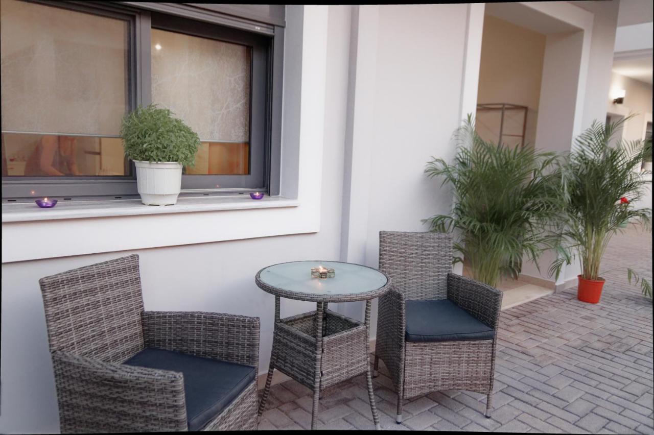 Niriides Apartments Porto Heli Exterior photo