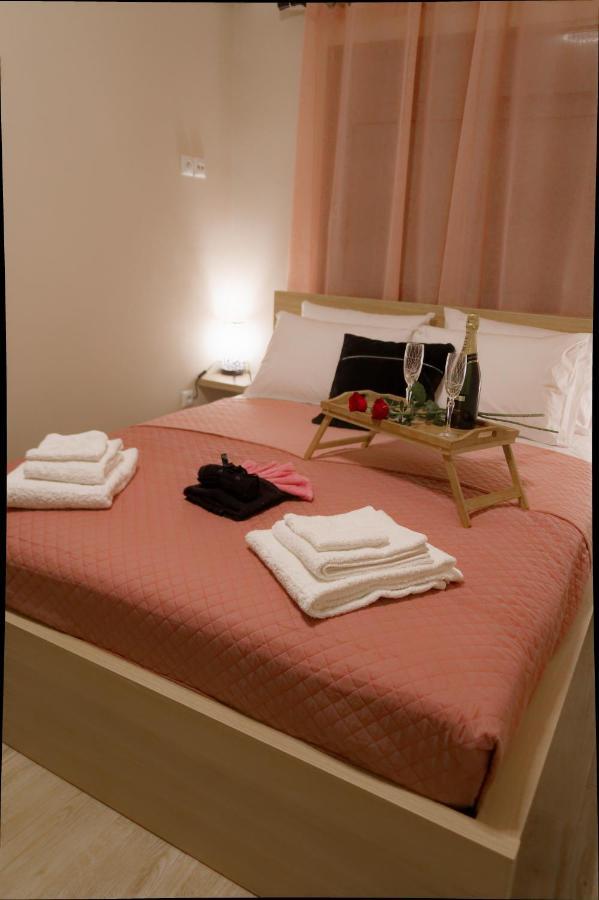 Niriides Apartments Porto Heli Exterior photo